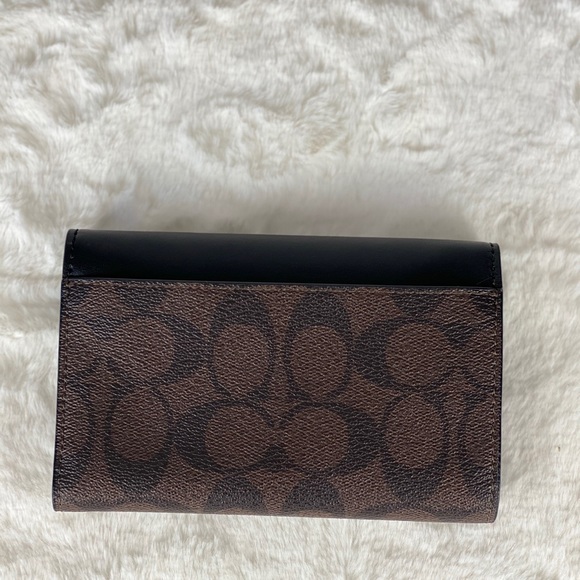 NWT Coach ladies wallet - Picture 2 of 5